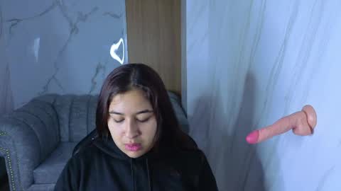 Lunafemme tf online show from April 22, 3:09 am