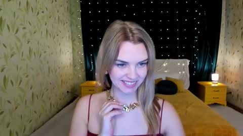 Snapshot of lunaflinn chatting on February 11, 5:12 am lunaflinn online show from February 11, 5:12 am