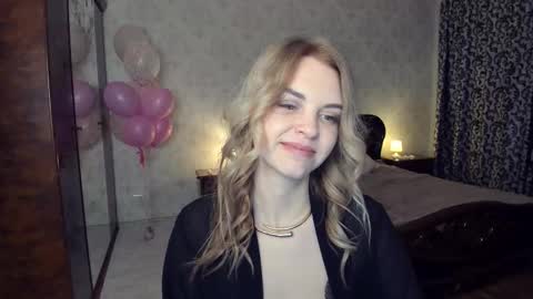 Snapshot of lunaflinn chatting on March 4, 4:29 am lunaflinn online show from March 4, 4:29 am