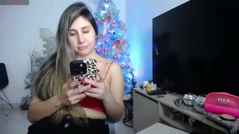 Snapshot of lunagardners chatting on January 7, 5:12 am lunagardners online show from January 7, 5:12 am