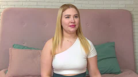 LunaHouston online show from February 7, 5:40 pm