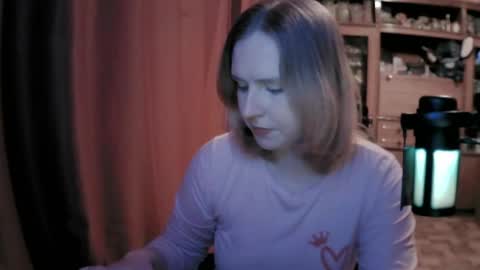 lunamystique_ online show from April 29, 2:43 pm