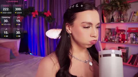 Luna  next streams Mon Fri Sat Sun 8pm-5am gmt0 online show from December 25, 4:01 am