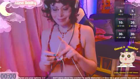 Snapshot of lunaoddity chatting on November 18, 8:13 pm Luna online show from November 18, 8:13 pm