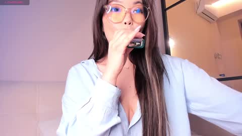 Aisha online show from December 8, 1:25 pm