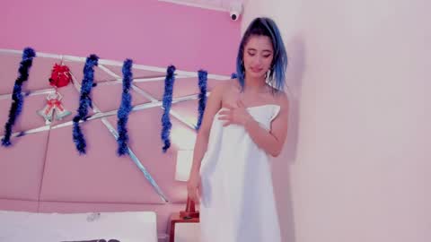 Luna Page online show from January 6, 5:16 pm