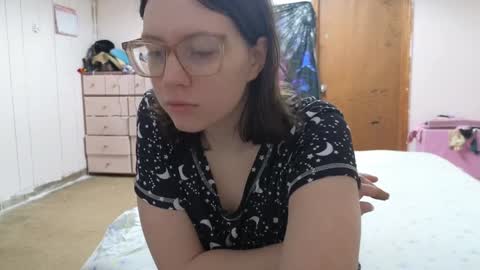 Snapshot of lunaquinn45 chatting on December 26, 4:25 pm lunaquinn45 online show from December 26, 4:25 pm