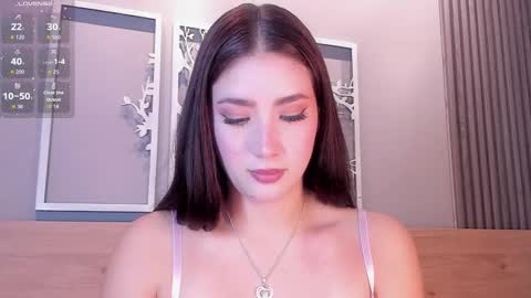 Luna  online show from November 26, 7:15 pm