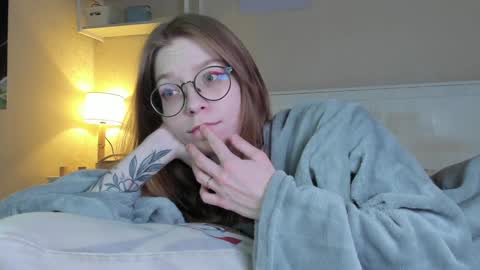 Snapshot of lunar_sofia chatting on December 30, 11:17 pm Sofia online show from December 30, 11:17 pm