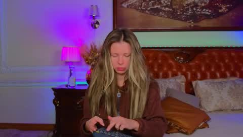 Luna Rishi online show from December 1, 6:07 am