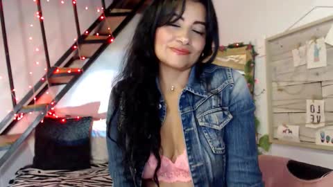 Snapshot of lunasky83 chatting on November 25, 6:02 am luna online show from November 25, 6:02 am