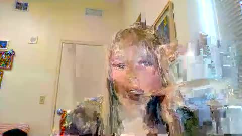 Snapshot of lunaskyexo chatting on November 13, 8:30 pm Luna Skye online show from November 13, 8:30 pm