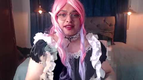 lunasnow__ online show from April 15, 4:03 pm