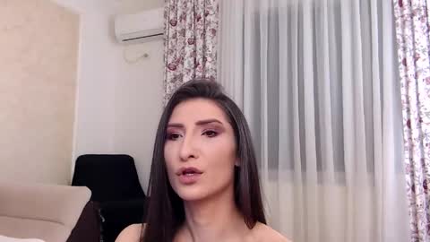 lunastars13 online show from April 18, 5:39 pm