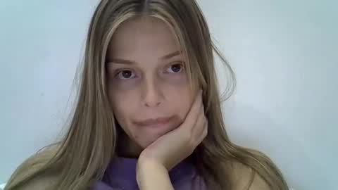 Luna  online show from October 10, 6:18 pm