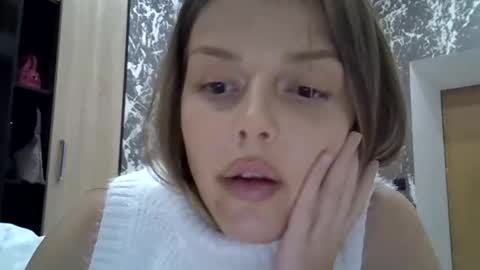 Luna  online show from October 13, 6:08 pm