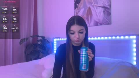 Snapshot of lunavine chatting on November 6, 11:00 am Veronica online show from November 6, 11:00 am