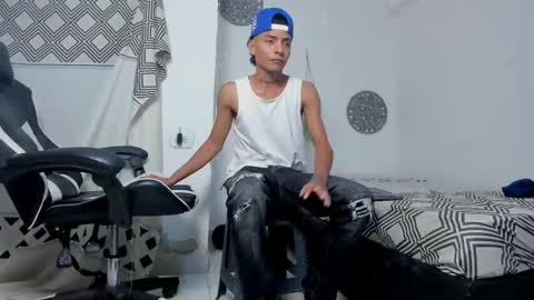 Snapshot of lunay_bigcock420 chatting on October 25, 9:50 am lunay_bigcock420 online show from October 25, 9:50 am