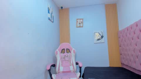 Snapshot of lunay_bigcock420 chatting on December 4, 8:45 am lunay_bigcock420 online show from December 4, 8:45 am