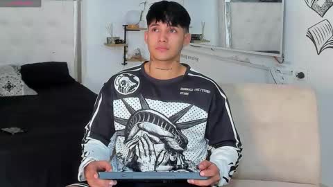 Snapshot of lunay_xtreemboy chatting on November 5, 5:57 pm Lunay online show from November 5, 5:57 pm