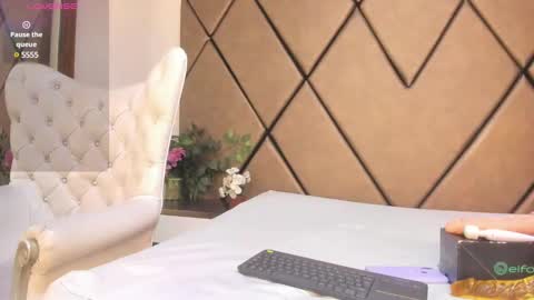 lunitadiva online show from February 21, 12:28 pm