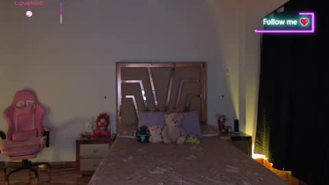 LUNA ROSE online show from April 2, 3:04 am