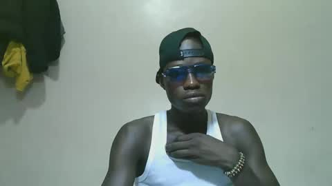 Snapshot of luoislove chatting on October 28, 5:00 am luoislove online show from October 28, 5:00 am