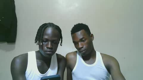 Snapshot of luoislove chatting on November 8, 7:30 am luoislove online show from November 8, 7:30 am