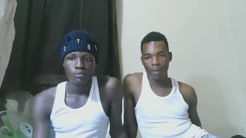 Snapshot of luoislove chatting on November 28, 7:05 pm luoislove online show from November 28, 7:05 pm