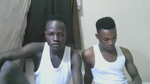 Snapshot of luoislove chatting on December 19, 6:59 pm luoislove online show from December 19, 6:59 pm