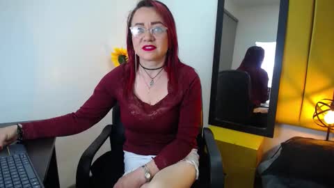 Snapshot of lupita223 chatting on November 29, 1:25 pm Lupita223 online show from November 29, 1:25 pm