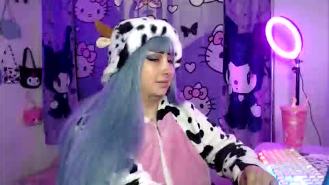 Snapshot of lussyevans_ chatting on October 21, 8:04 am lussyevans_ online show from October 21, 8:04 am