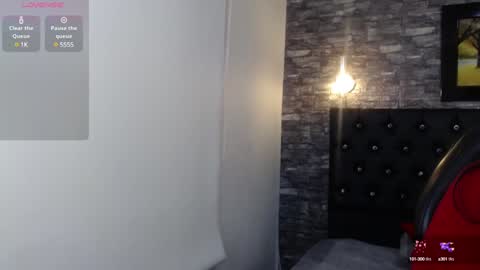 Snapshot of lust_mom chatting on December 4, 10:46 am Angela 3 online show from December 4, 10:46 am