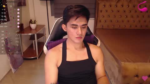 Snapshot of lustdesirex19 chatting on February 10, 9:25 am David online show from February 10, 9:25 am