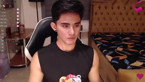 Snapshot of lustdesirex19 chatting on March 1, 1:40 pm David online show from March 1, 1:40 pm