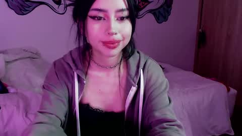 Valerie  April   online show from December 6, 12:56 am