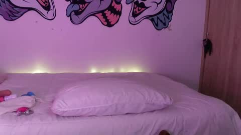 Valerie  April   online show from December 29, 3:33 am