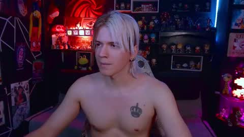 Snapshot of lustymatt chatting on September 27, 11:54 pm lustymatt online show from September 27, 11:54 pm