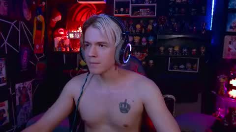 Snapshot of lustymatt chatting on October 1, 3:01 am lustymatt online show from October 1, 3:01 am