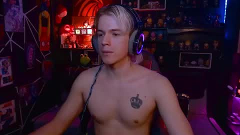 Snapshot of lustymatt chatting on October 12, 6:34 am lustymatt online show from October 12, 6:34 am