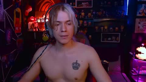 Snapshot of lustymatt chatting on October 14, 6:36 am lustymatt online show from October 14, 6:36 am