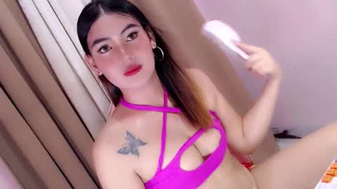 lustyseraphina online show from October 14, 12:00 am