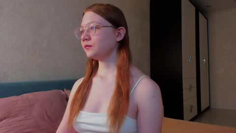 Tessa online show from April 7, 1:17 am