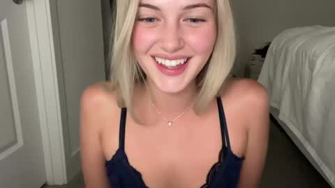 Aimee online show from October 12, 3:27 am