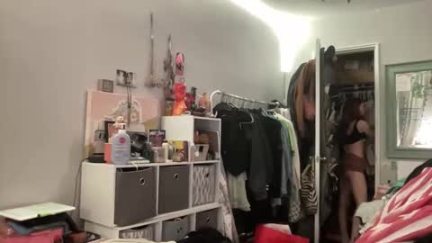 luvkoko online show from April 11, 4:39 am