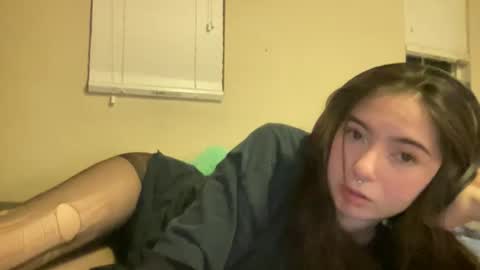 luvrxstarx online show from December 3, 1:35 am