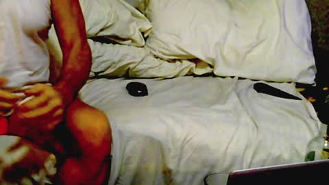 Snapshot of luvthecam2 chatting on December 25, 12:05 pm M Jordan online show from December 25, 12:05 pm