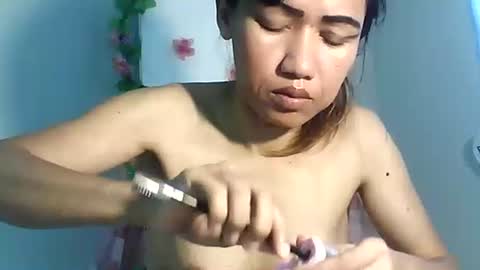 Bee Bee online show from November 5, 2:11 am