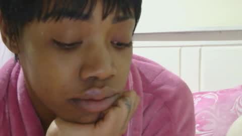 luvvRoyale online show from November 17, 7:52 pm