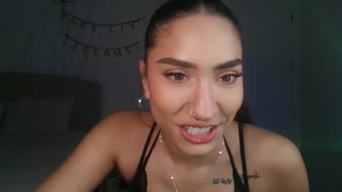 Liv 3 online show from November 24, 12:10 am